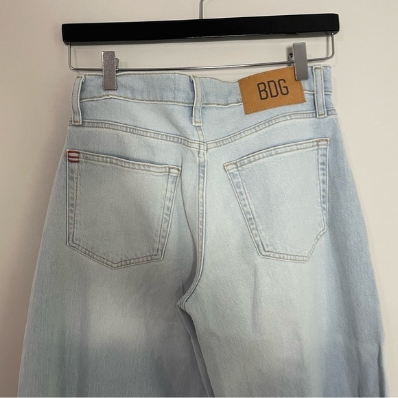 [BDG] Light Wash Wide Leg Casual Everyday Trendy Denim Jeans - Picture 7 of 7